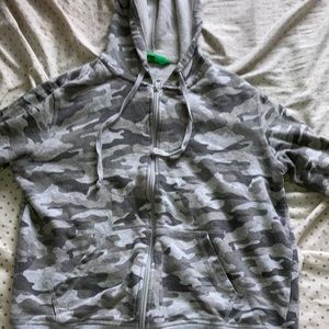 Camouflage gray cropped zip up